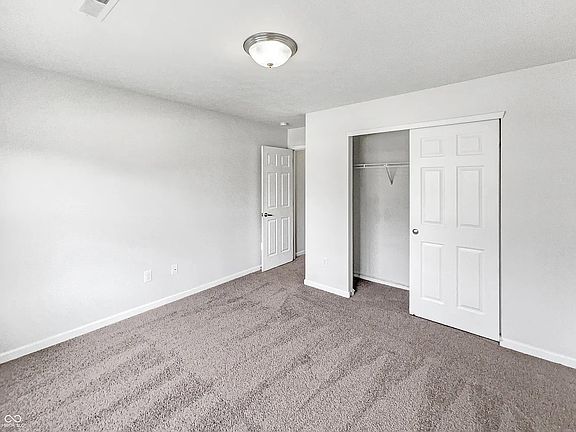 5th image of 10112 James Run Dr #1