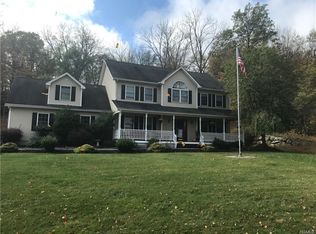 7 Trudy Dr, Campbell Hall, NY 10916