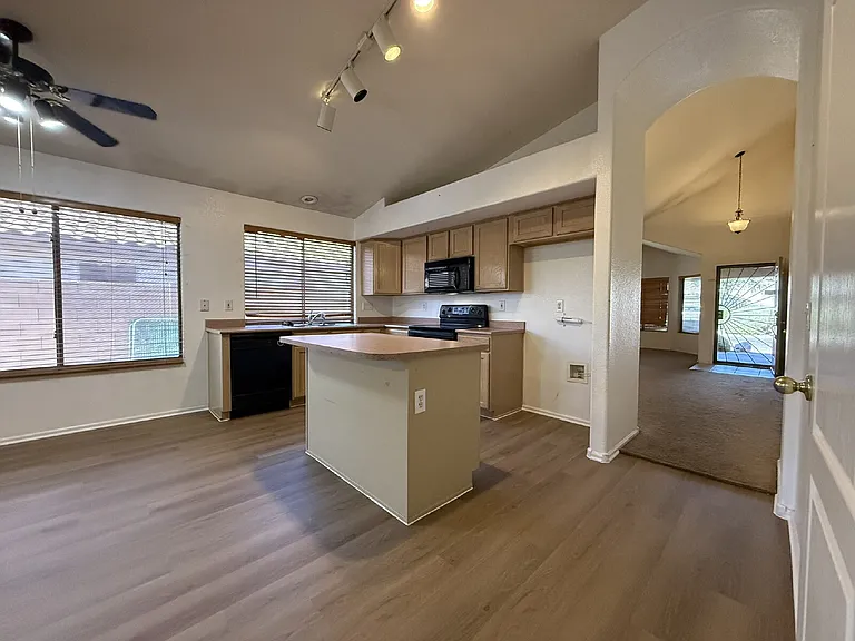 2705 N 109th Ave — Photo 3