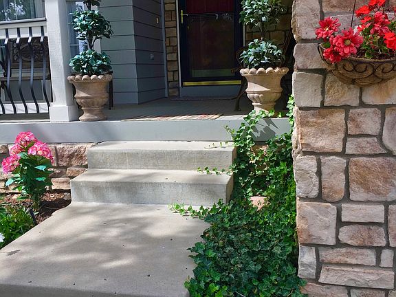 Foliage lined entrance