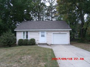 445 Fairfield Ave NW, Grand Rapids, MI 49504