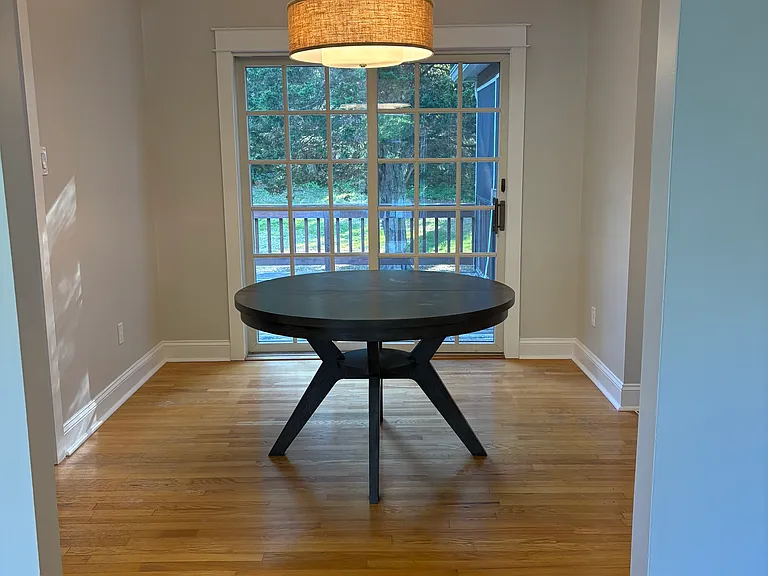 880 Doris Dr — Photo 4