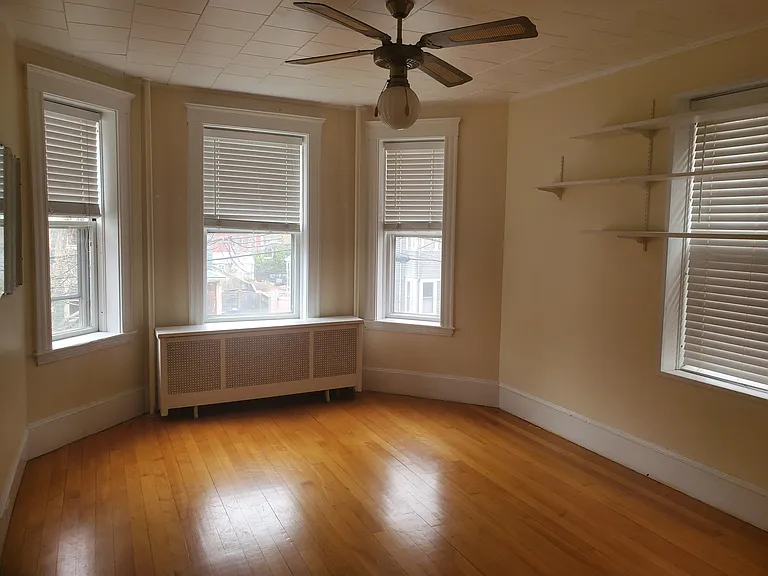 25 Fairfield St — Photo 8