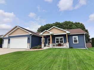 517 Rimrock Rd, Janesville, WI 53548