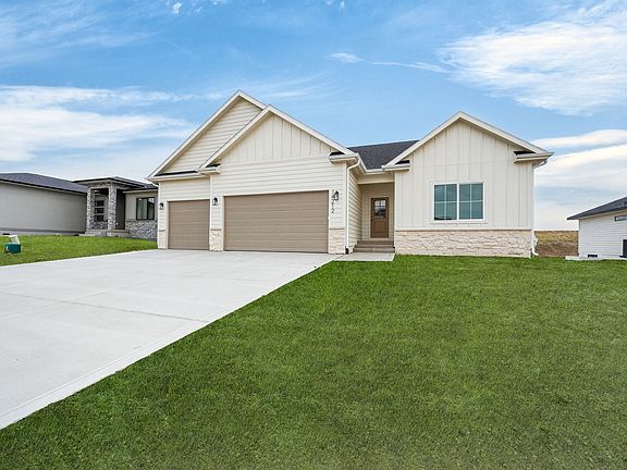2nd image of 14212 Catalpa Dr