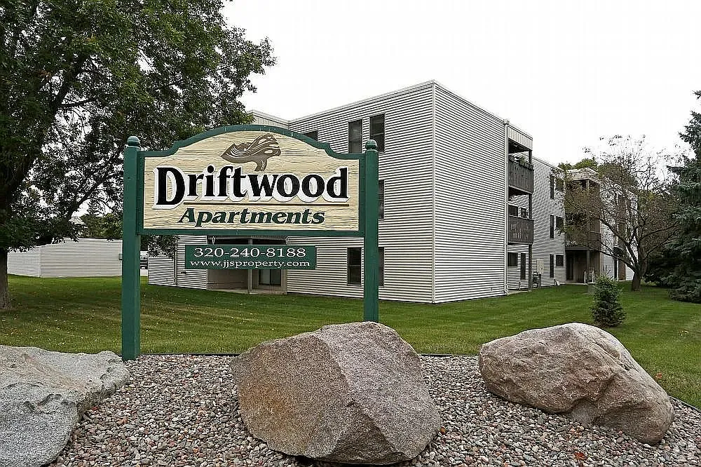 Driftwood Apartments — Photo 3