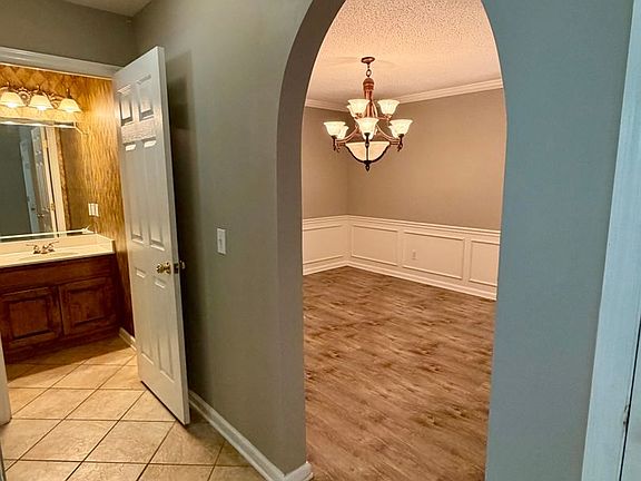 5th image of 1701 W Oak Dr Unit 252