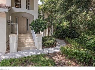945 Egrets Run APT 204, Naples, FL 34108