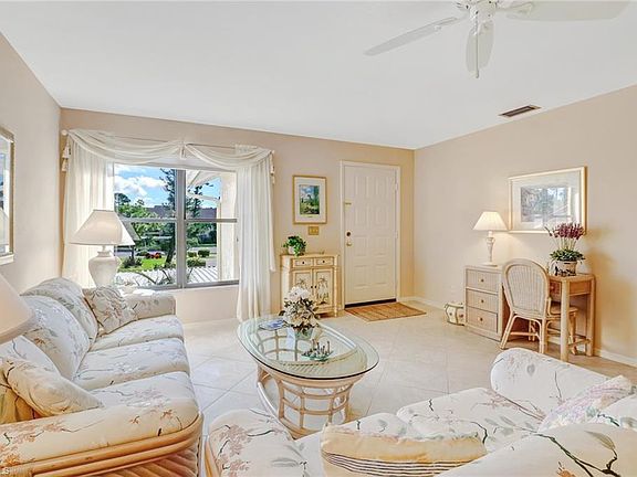 2nd image of 202 Fox Glen Dr #2-202