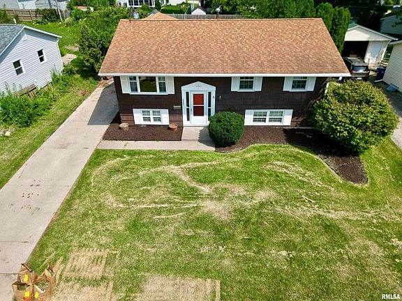 2nd image of 3301 Candlewick Dr
