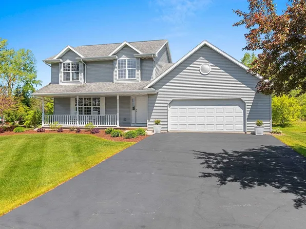 5071 Snapdragon Cir, Little Suamico, WI 54141