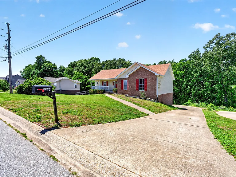 3364 N Henderson Way — Photo 2