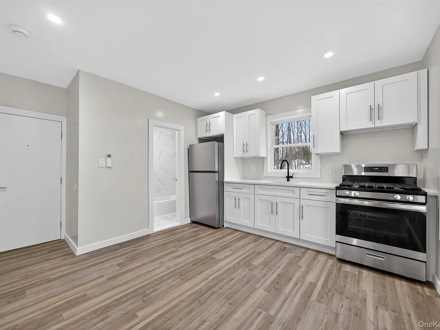 2 bed, 1.0 bath, 700 sqft, $1,400 — Photo 4