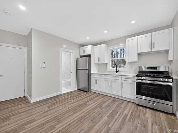 4th image of 303 Main St #3R