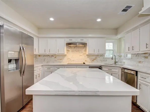 17810 Running Brook Ln, Spring, TX 77379