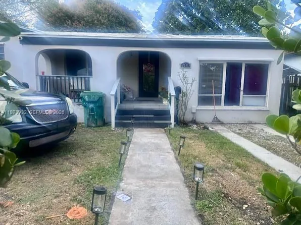 700 SW 44th Pl, Miami, FL 33134