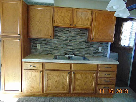 503 Kennedy has a kitchenette in the lower level.