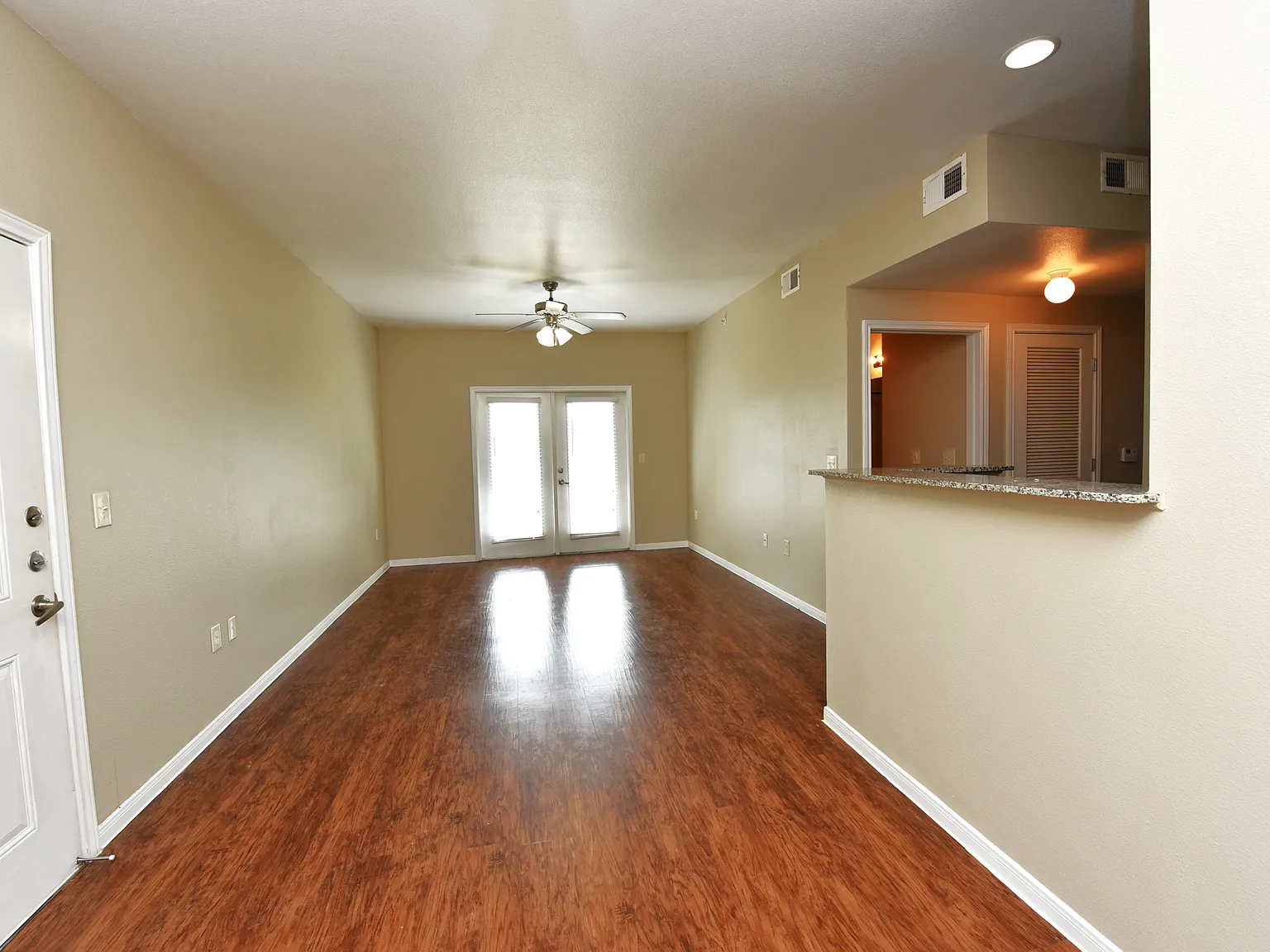 Seaside Landing Apartments — Photo 2