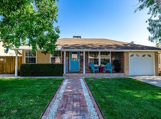 214 W Colonial Dr, Hanford, CA 93230