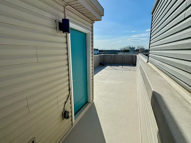 1235 S 27th St — Photo 17