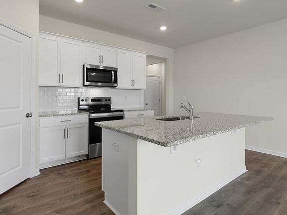 4th image of 389 Hanging Elm Ln