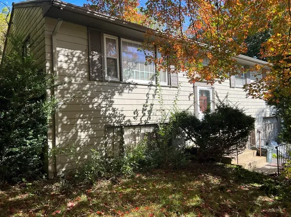 72 Randall Shea Dr, Swansea, MA 02777