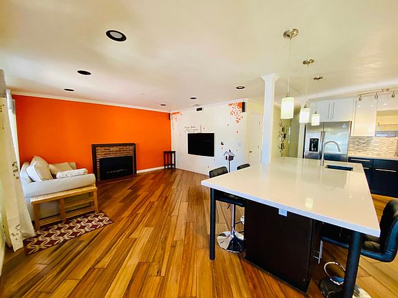 Beautiful and Inviting Living Room