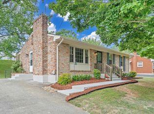 1868 Terry Dr, Vinton, VA 24179