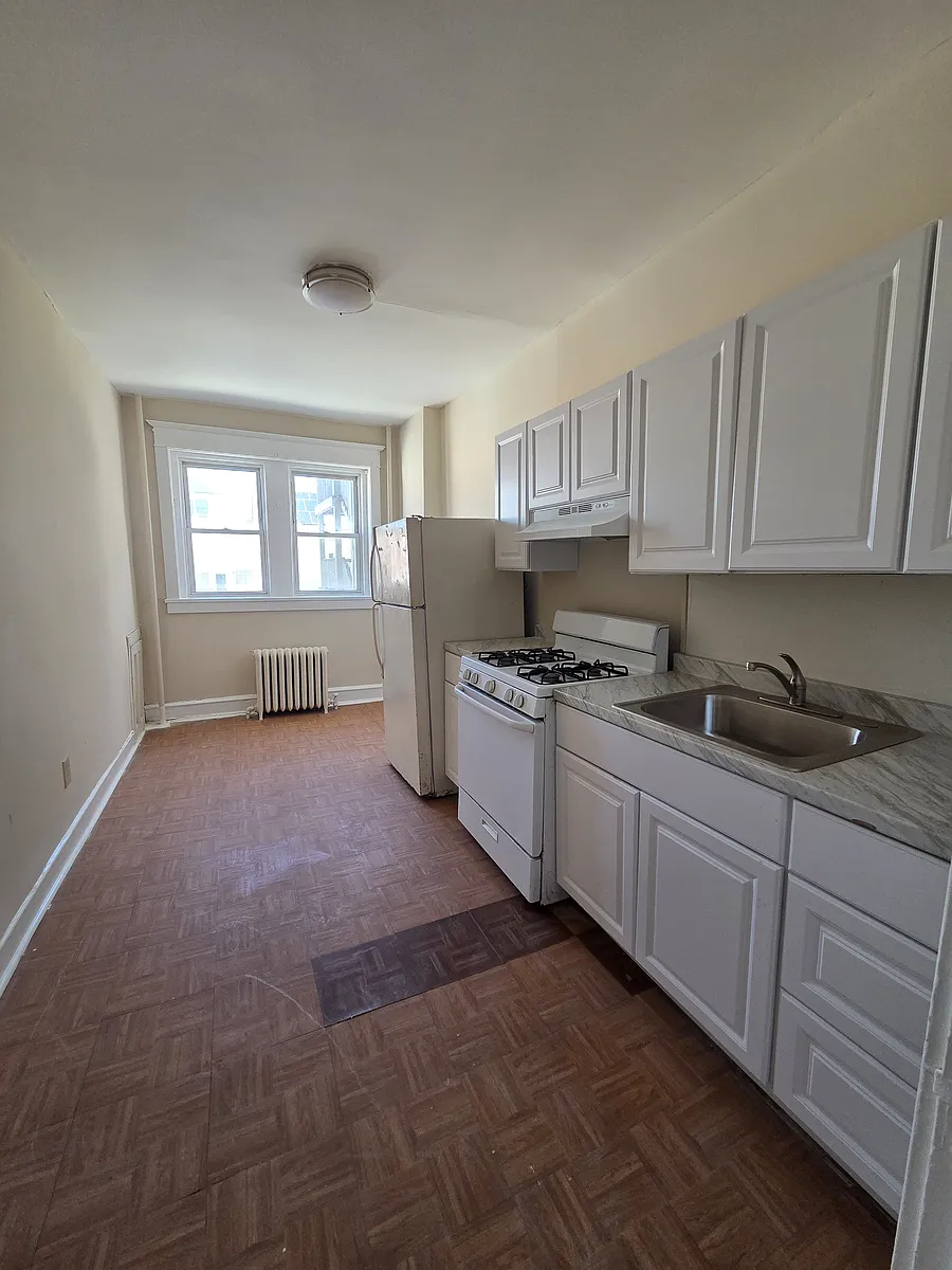 Building Photo - 6215 Ventnor Ave