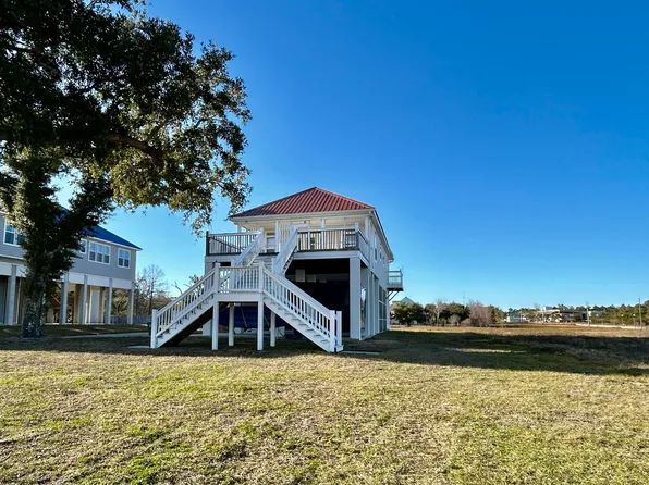 108 S Beach Blvd, Waveland, MS 39576