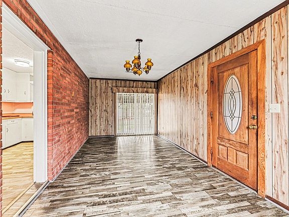 3rd image of 1324 Seays Rd