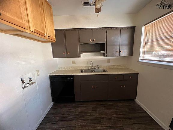 5th image of 1421 Tanbark Rd