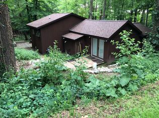 10491 Lovers Ln NW, Grand Rapids, MI 49534