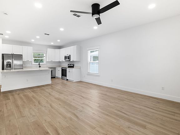 5th image of 859 W 12th St