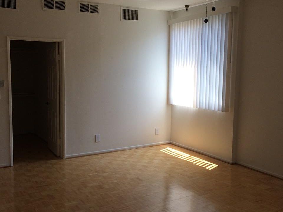 1st image of 1506 S Bedford St #103