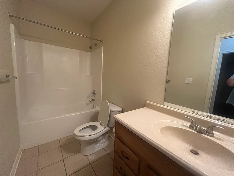 2309 Argonne Ln — Photo 10