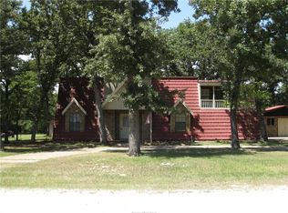 58 Springview Ln, Hilltop Lakes, TX 77871