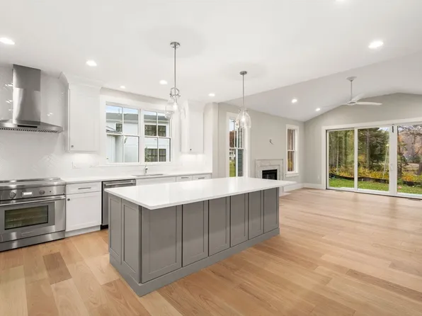 29 Country Farm Rd #29, Framingham, MA 01701