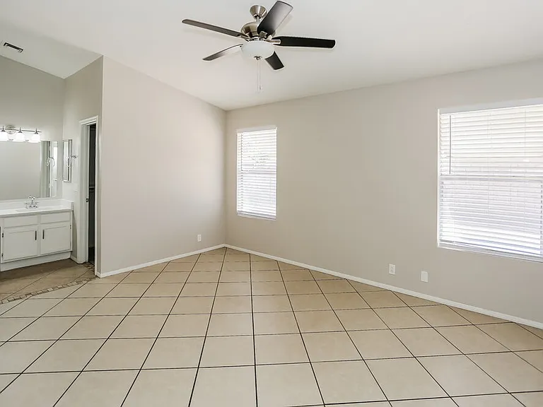 8032 W Tuckey Ln — Photo 12