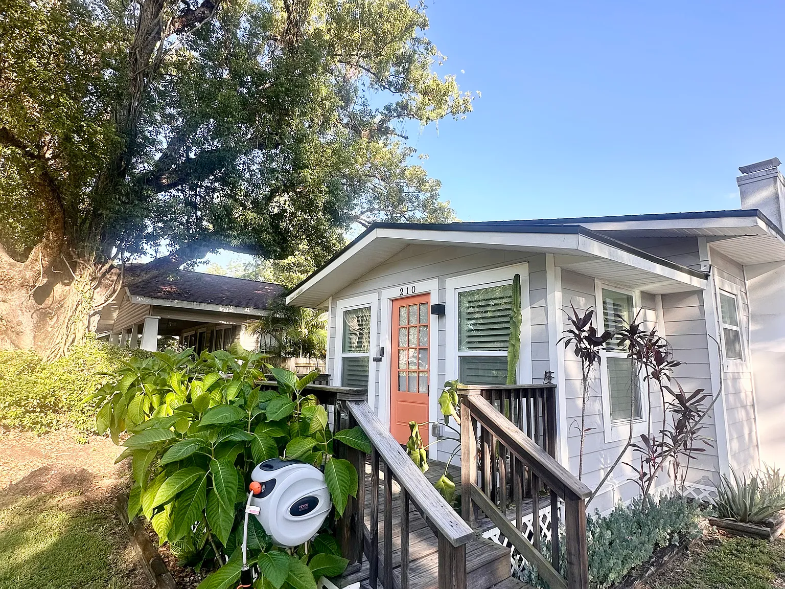 3 bed, 1378 sqft, $3,100 — Photo 2