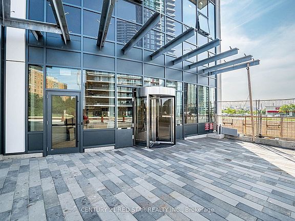 3rd image of 5105 Hurontario St #422