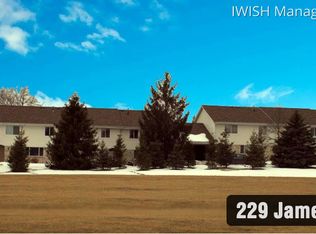 223 James St APT 3, Slinger, WI 53086