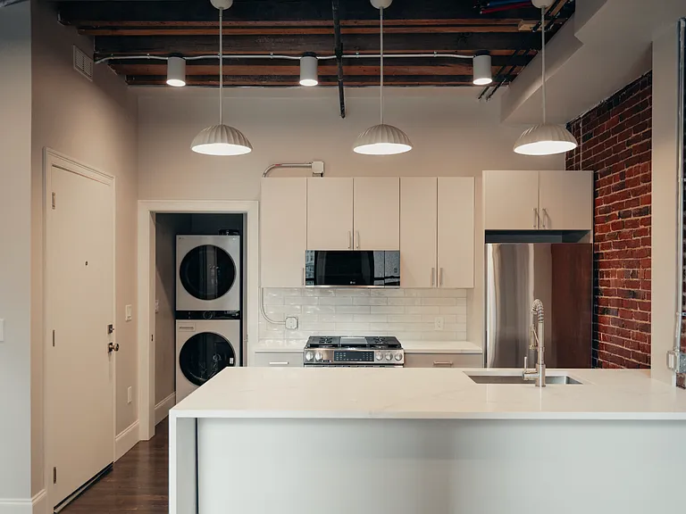 281 Franklin St — Photo 12