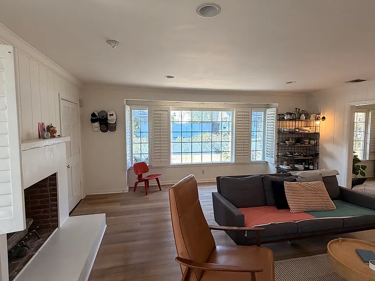 4650 Crown Ave — Photo 4