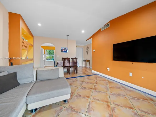 14054 SW 53rd Ter, Miami, FL 33175