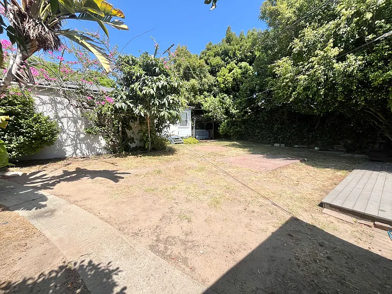 8000 Chase Ave — Photo 18