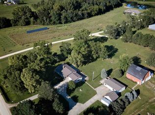 7810 Big Woods Rd, Cedar Falls, IA 50613