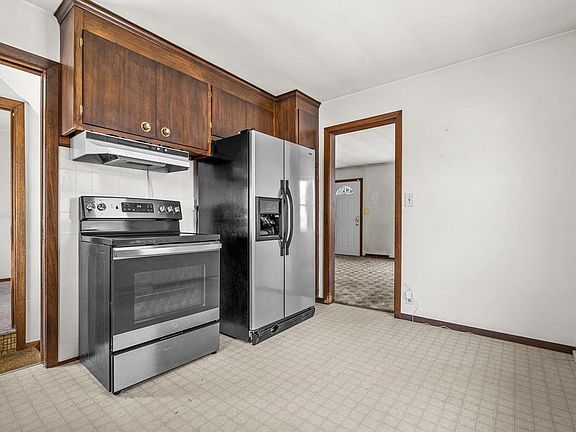 5th image of 1815 Jupiter AVENUE