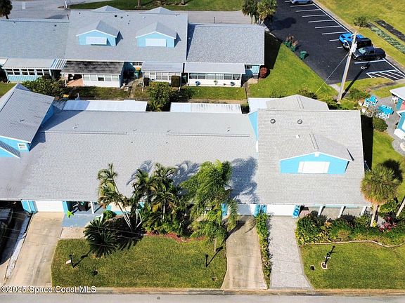 5th image of 426 Emerald Dr S