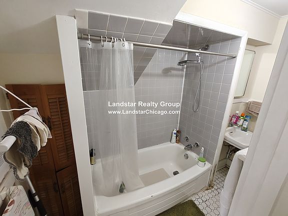 5th image of 1233 Chicago Ave APT 11